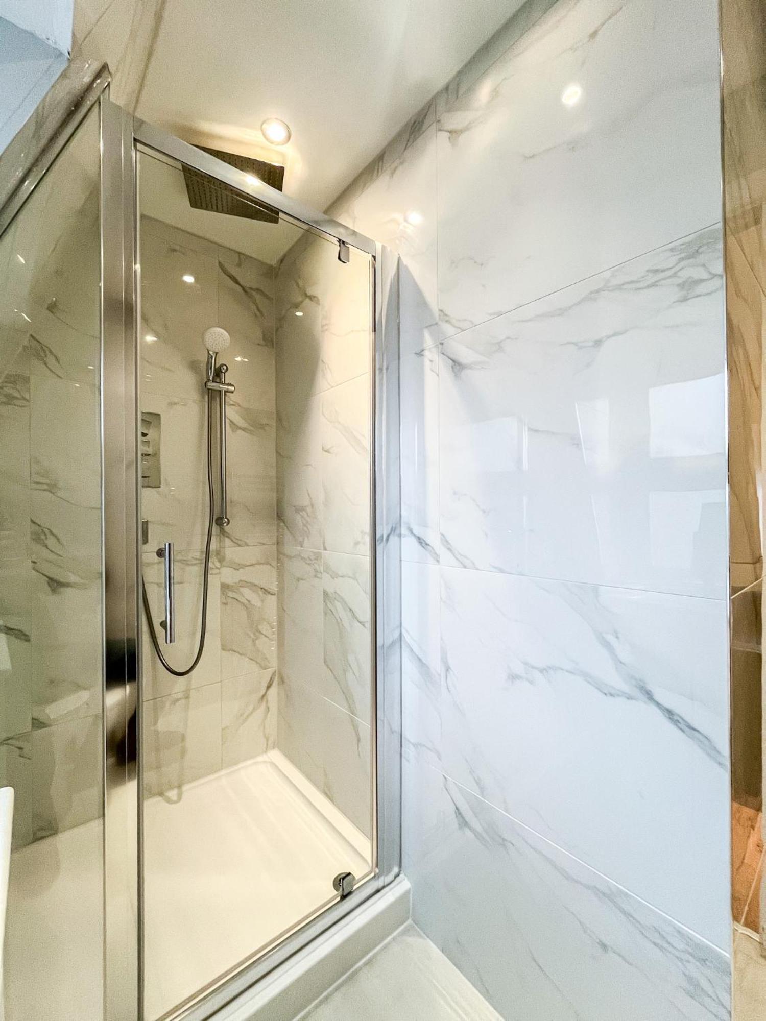 Large And Very Stylish Apartment P1 London Bagian luar foto